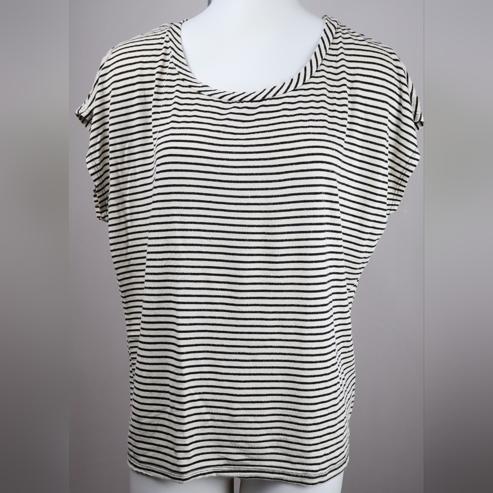 🔖 Forever 21 Black and White Striped Short Sleeve Tee
